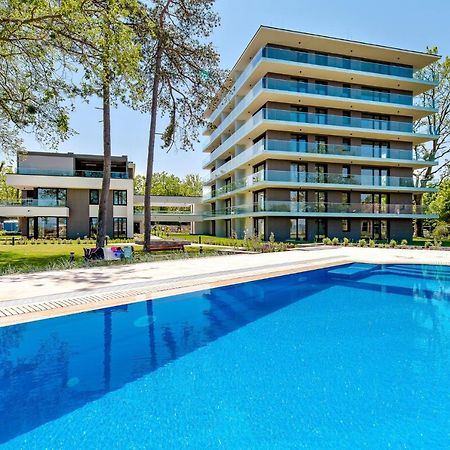 Clyde-Premium Lelle Waterfront Private Apartment Balatonlelle Esterno foto